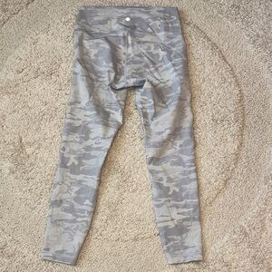 Lululemon Gray Camo Leggings - Size 10